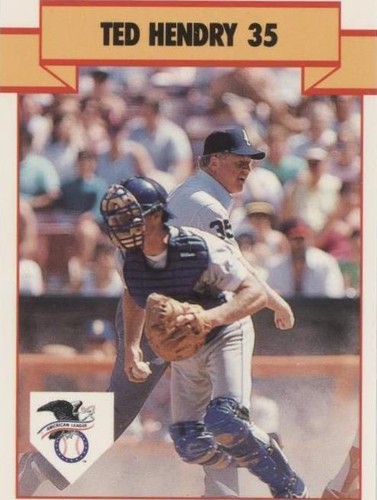 1990 T&M Umpires - Ted Hendry #32