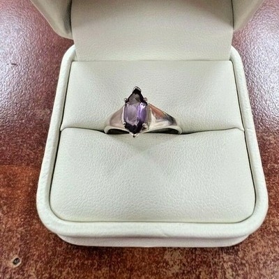 Sterling Silver Ring with Amethyst Stone / Size 6.75 [101GCW]