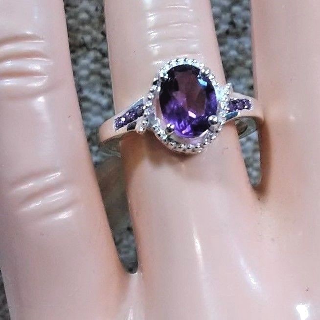 AMETHYST . SIMULATED PURPLE SAPPHIRE STERLING SILVER RING - SIZE 6 TGW 1.25 CT