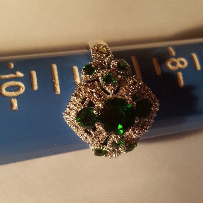 Beautiful Sterling Silver 925 Necklace and Ring Set with Lab Created Emeralds