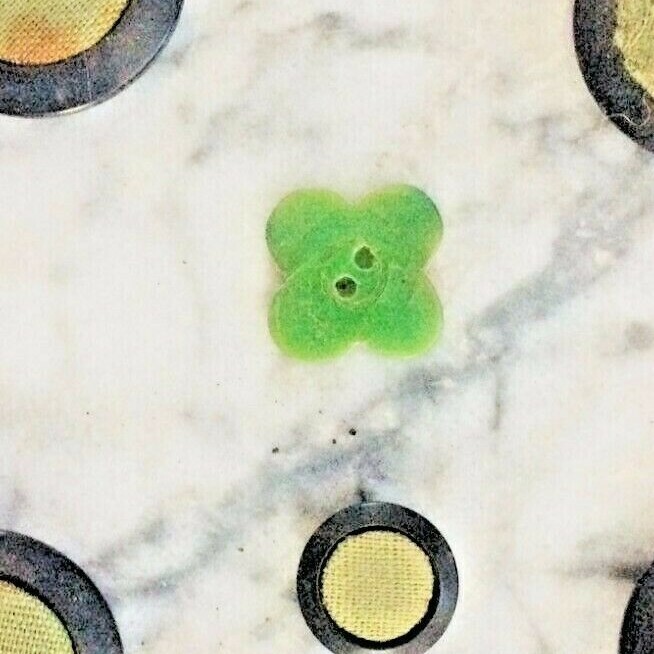 Lot 28 Vintage Antique Green Bakelite Cloth Antique Buttons Irish Luck Shamrock