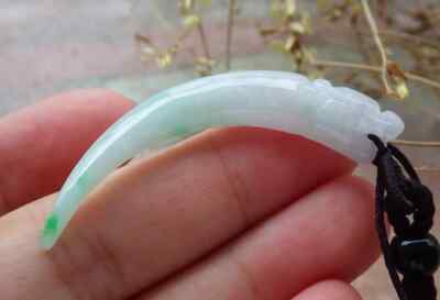 Certified Green Burma 100% Natural A JADE JADEITE PENDANT Dragon tooth 龙牙 412938