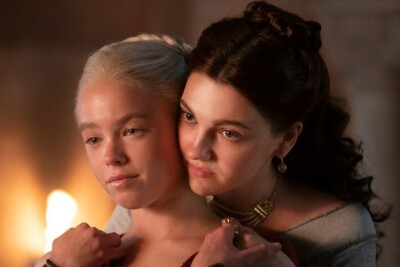 BEAUTIFUL MILLY ALCOCK & EMILY CAREY HOUSE OF THE DRAGON 8X10 PHOTO