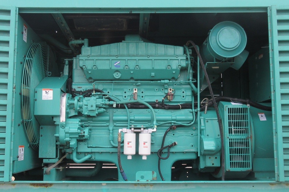 400 kw Cummins / Onan Diesel Generator / Genset - Load Bank Tested