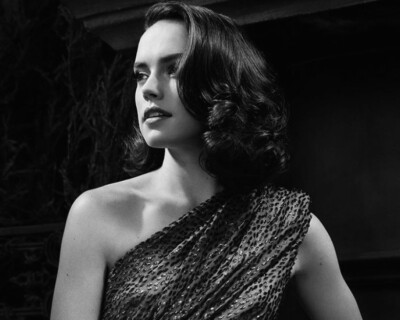  SEXY DAISY RIDLEY 8x10 PHOTO *