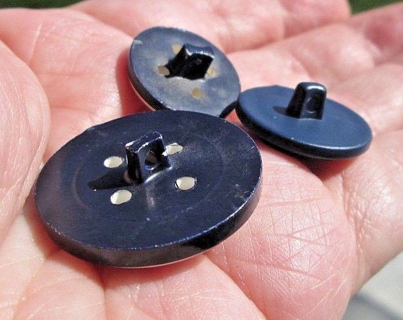 21 VINTAGE BLACK & WHITE PLASTIC BUTTONS LOT ART DECO -- VERY NICE!