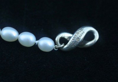 Tiffany & Co. Fresh Water Pearl Bracelet Silver Latch 7in.