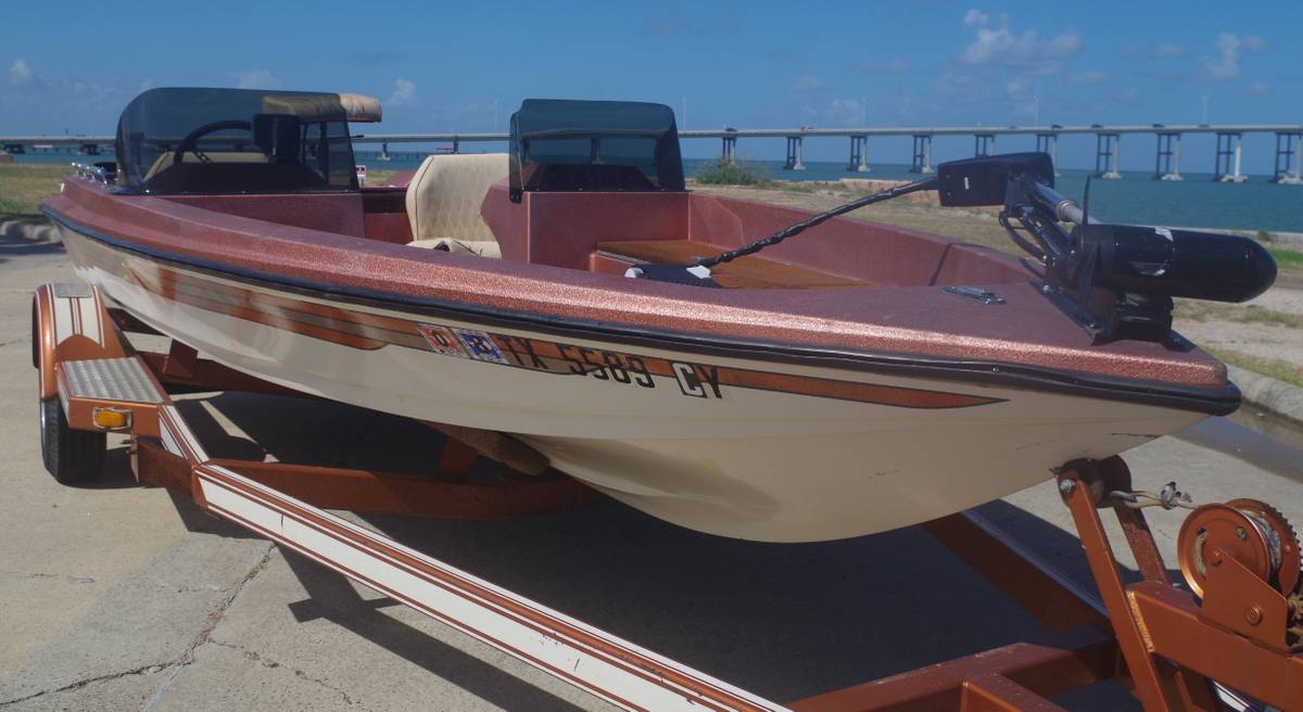 1984 Ranger 372-V with or. factory trailer - Excellent Condition BoS only