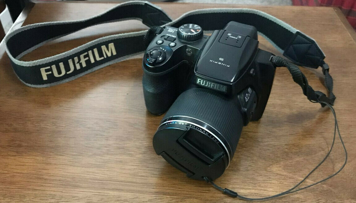概ね美品　FUJIFILM　FinePix SL300　撮影例有　c613e22 富士フイルム、光学30倍ズームレンズ搭載「FinePix SL300