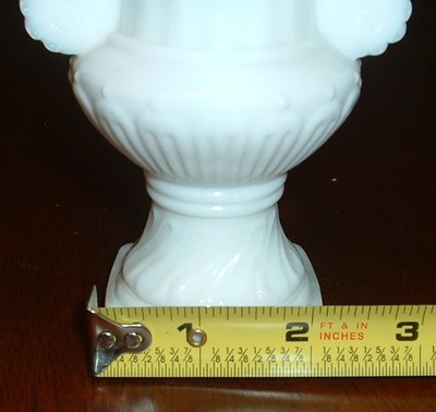 ANTIQUE MILK WHITE GLASS JAR LOTION // PERFUMED Bath CONTAINER