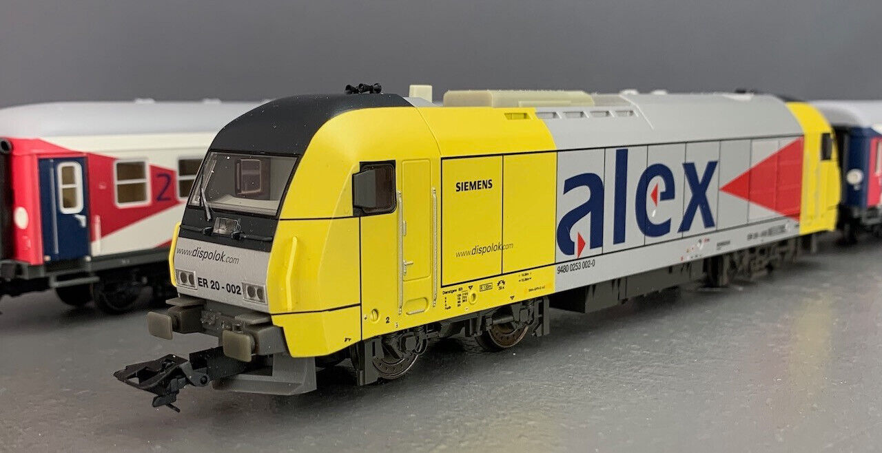 HO TRIX 21335 DB ER 20 Diesel Locomotive 3 Commuter Car Set HO TRIX 21335 DB ER 20 Diesel Locomotive 3 Commuter Car Set