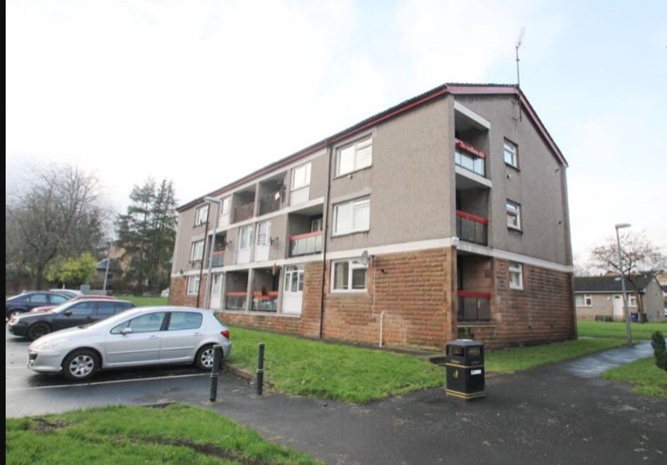 Lovely one bedroom, unfurnished flat for rent in High Calside, Paisley