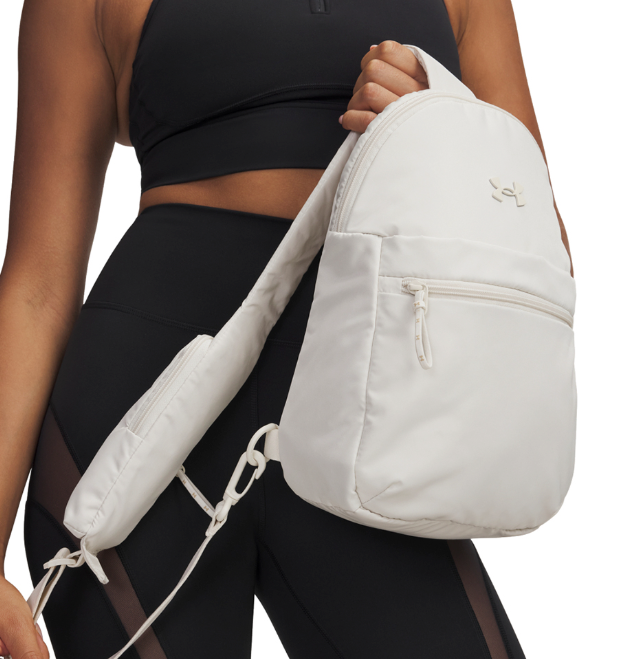 【UNDER ARMOUR】スタジオシティ スリングバッグ（8L）ブラック Amazon.com: Under Armour Studio City Sling Bag, Black/Black