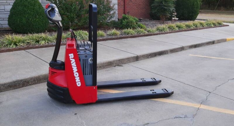 RAYMOND ELECTRIC PALLET JACK MODEL 102T-F45L USED LOW HOURS 2524