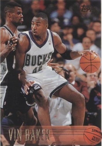 VIN baker　NBA　プロバスケットボール　トレーディングカード Vin Baker 2024-25 Panini Revolution Signature #RS-BKA Bucks