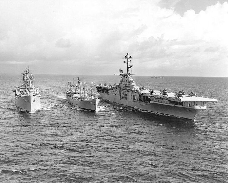 USS PAUL REVERE AND USS VALLEY FORGE 8x10 SILVER HALIDE PHOTO PRINT