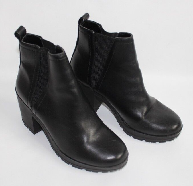 Pull-on Women’s Size 7m Very Good Condition