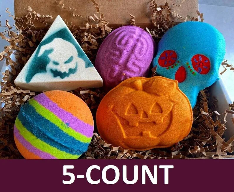 With Holiday Themed Bombs - 5 Ct Random