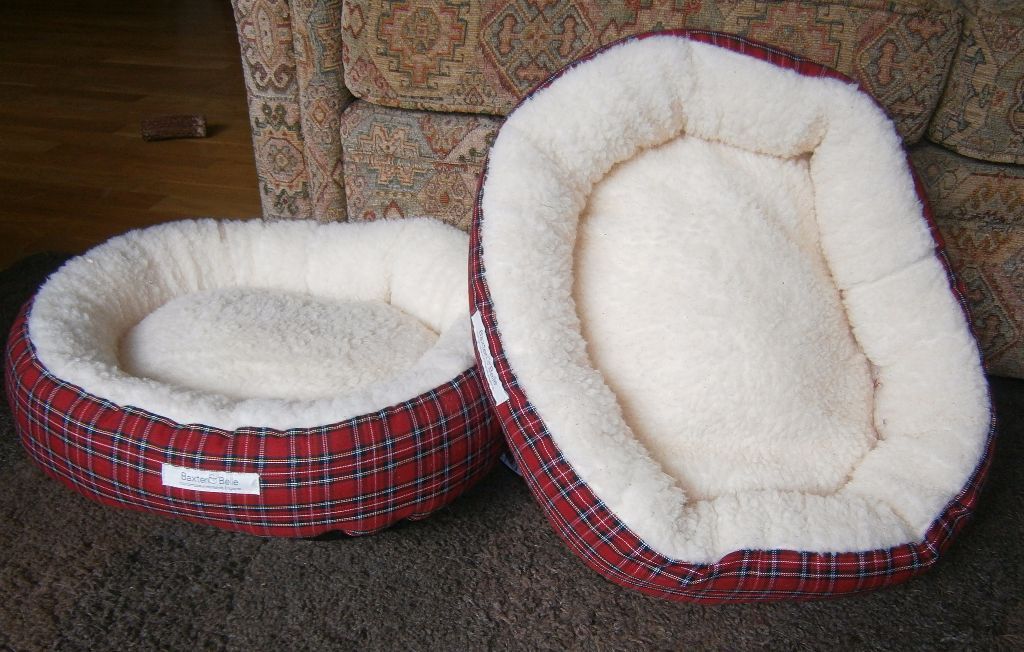So Comfy ! 2 Baxter & Bella Pet Beds. Beautifully Soft, Fleece Lined