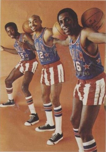 VINTAGE ORIGINAL 1970 HARLEM GLOBETROTTERS 8X10 TEAM PHOTO