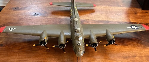 Revell B-17G FLYING FORTRESS 1/48 大型模型 Revell 1/48 Boeing B-17G Flying Fortress 15th AF - B-17