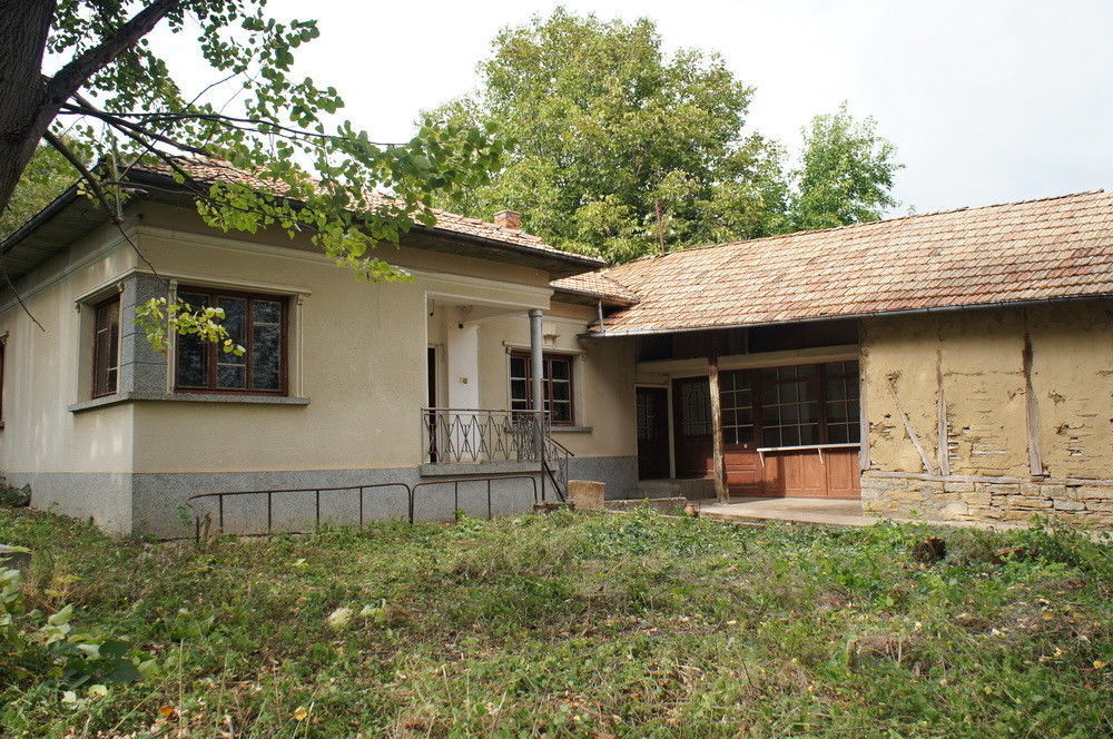 Overseas Properties Apartment