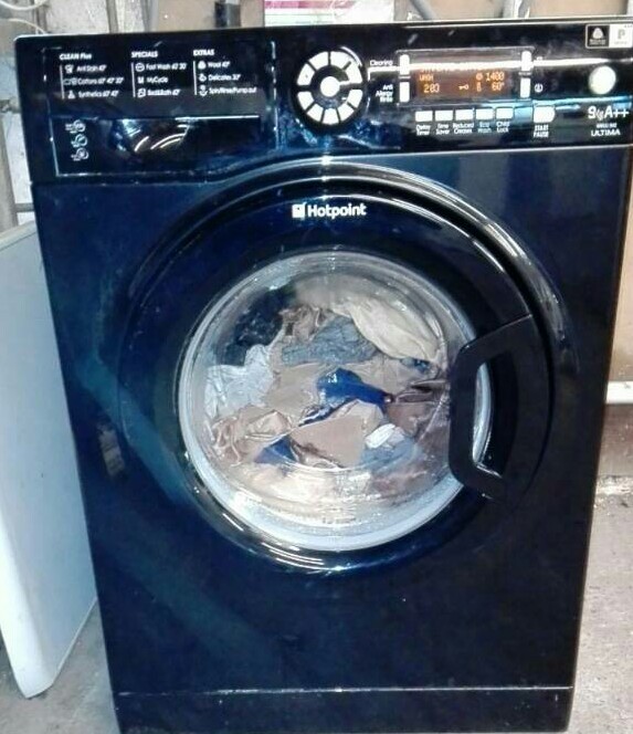 9kg black hotpoint washing machine in Middlesbrough, North Yorkshire