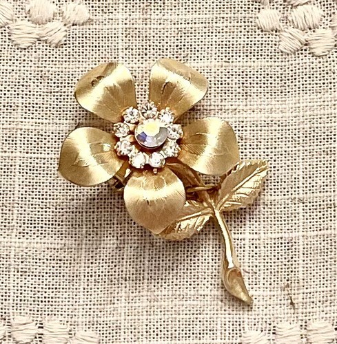 Vintage Star Signed Floral Brooch Rhinestone Gold Tone with