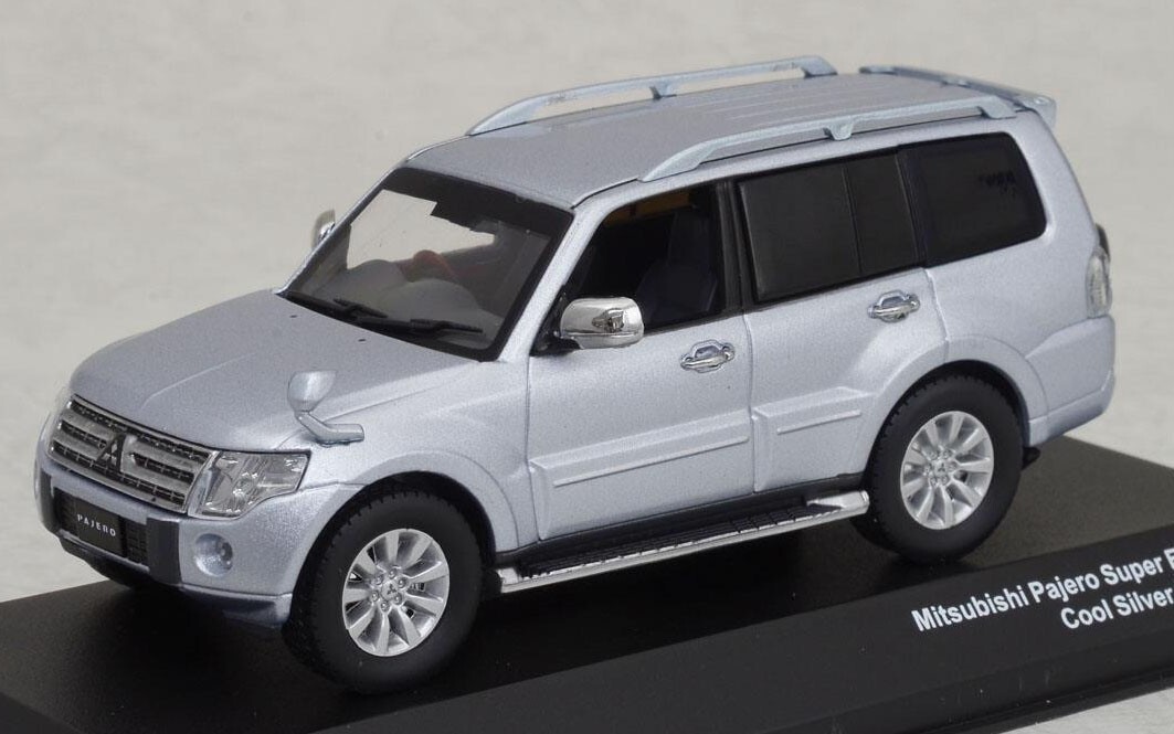 1/43 デルプラド　世界の名車　ミニカー 三菱 pajero ミニカー 三菱パジェロ トヨタランドクルーザー デルプラド 1/43
