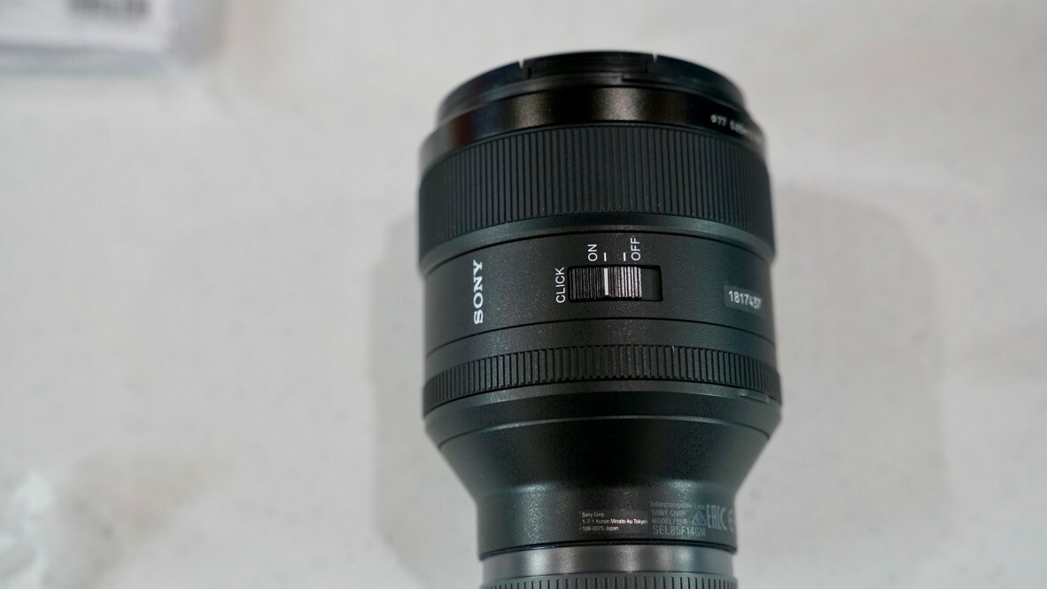 Sony G-Series 85mm F/1.4 GM FE Lens. Light use. Everything shown in pictures.