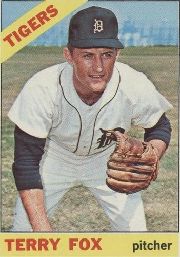 1966 Topps - Terry Fox #472