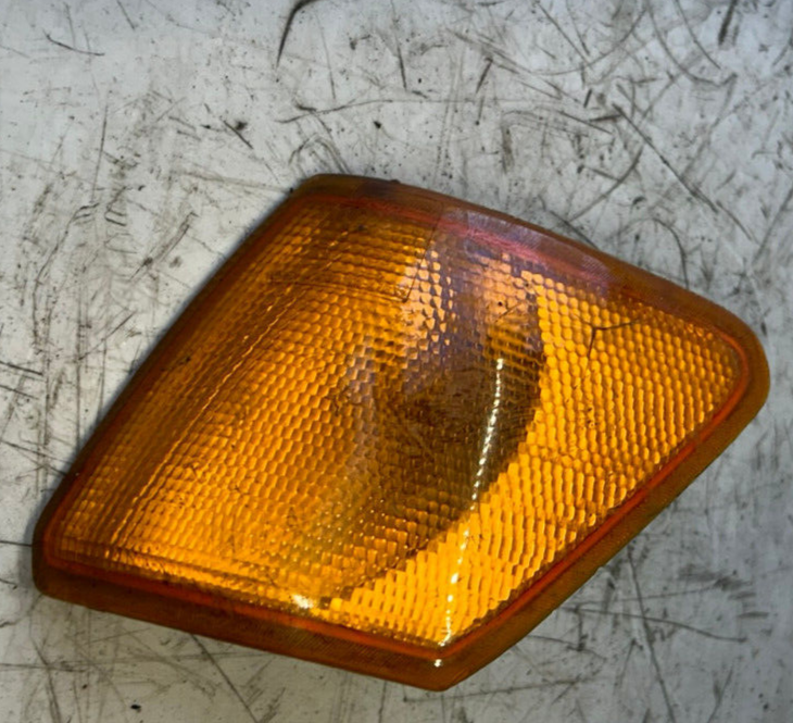 FORD FIEST PASSNEGER SIDE LEFT FRONT INDICATOR