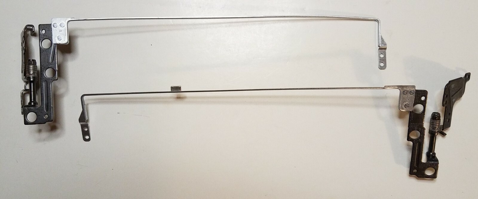 NEW - Lenovo IdeaPad V330 Series V320-15IKB LCD Hinge Set Left & Right Non Touch