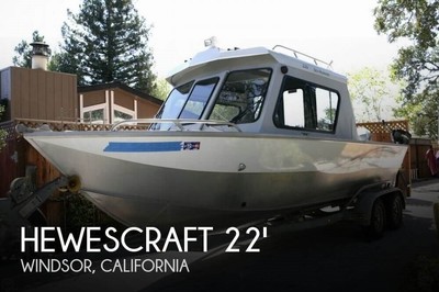 2005 Hewescraft 220 Sea Runner Pilothouse Used