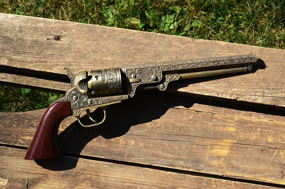 Colt 1851 Engraved Navy Revolver Butane Lighter Gun Old West Pistol M1851のebay公認海外通販 セカイモン