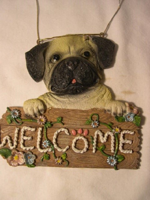 PUG  WELCOME RESIN  WALL  HANGING PLAQUE / SIGN