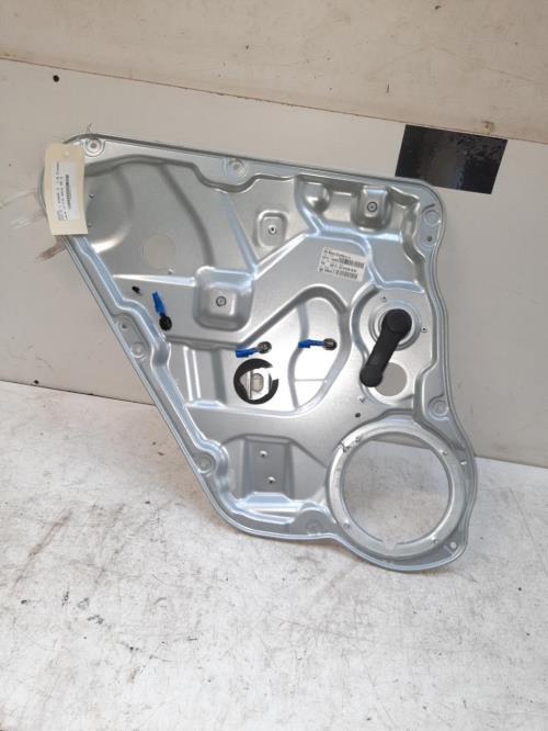 Leve Vitre Mecanique Arriere Gauche Kia Cee-D 1 Phase 2 834711h010