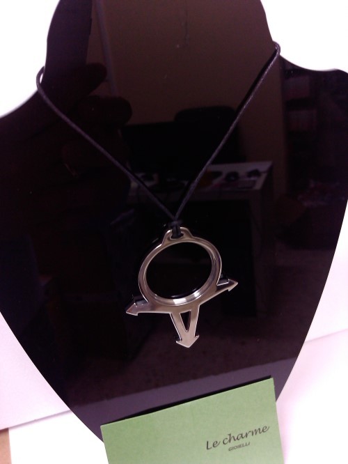 COLLANA CON PENDENTE IN ACCIAIO LE CHARME GIOIELLI ANELLO CON FRECCE