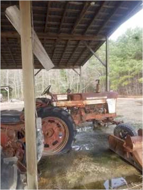 3 FARMALL 560 TRACTOR Collection 1 GAS  2 diesel