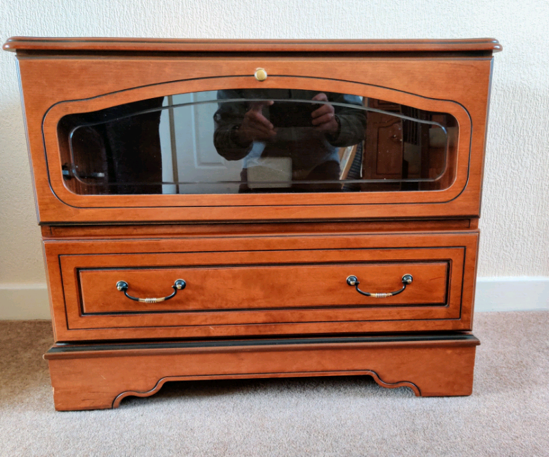 Wooden TV stand in Pontefract, West Yorkshire Gumtree