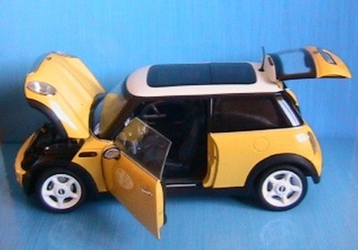 BMW MINI COOPER 2001 YELLOW KYOSHO 08551Y 1/18 GELB WEISS JAUNE 1:18