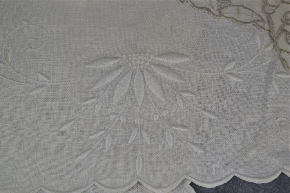 table runner lot linen embroidered 50