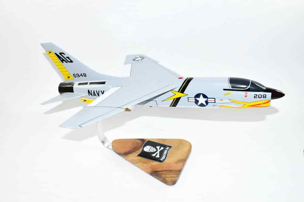 VF-84 Jolly Rogers F-8C (1962) Model,Vought F-8 Crusader,18