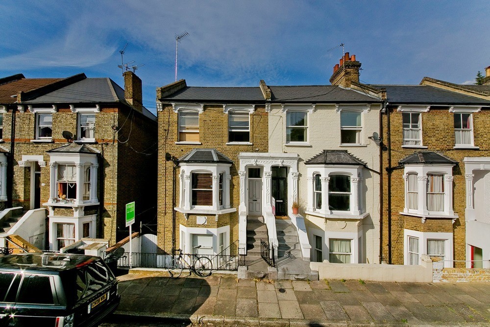 2 bedroom flat in Corinne Road, Tufnell Park, N19 in Camden, London