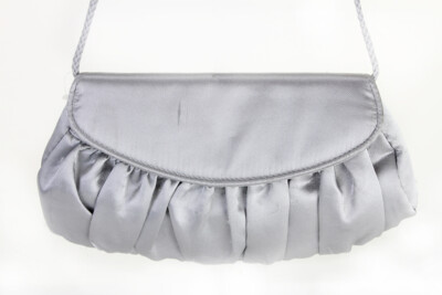 

Новый серебристый атласный клатч Carolyn Style - Co., рекомендованная производителем цена 24,99 долларов США., Silver