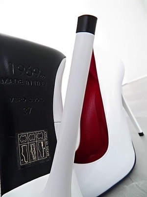 MADE IN ITALY 1969 MADE IN ITALY ALL LEATHER HIGH HEELS X50 ANOUK STYLE STILETTO PUMPS WHITE