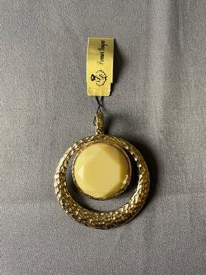 Premier Design Woman's Gold & Cream Circle Pendant French Vanilla NEW nb