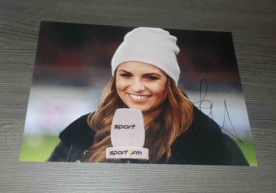 LAURA WONTORRA, original signed Photo 20x25 cm (2) SEXY
