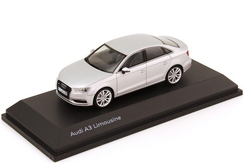 AUDI A3 8V SPORT QUATTRO SALOON LIMOUSINE ICE SILVER 1:43 AUDI A3 8V SPORT QUATTRO SALOON LIMOUSINE ICE SILVER 1:43
