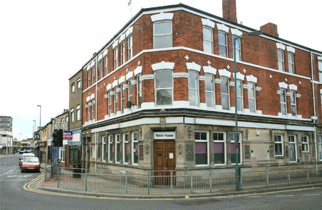 1 bedroom flat in Freeman Street, Grimsby, Lincolnshire, DN32 in